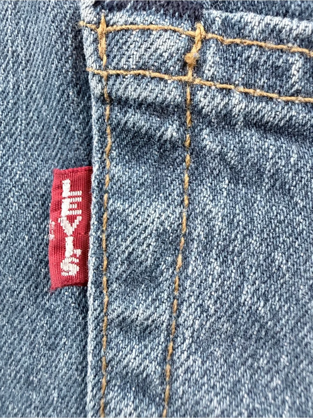 Classic Straight-Leg Blue Jeans for Men with the Big E 1970 remake